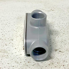 NEW Lot Of 10 Eaton Crouse Hinds E121488 3/4″ Conduit Body Cover 7.3 Cu In 233C