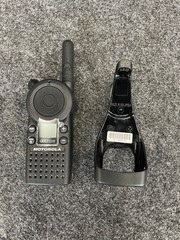 MOTOROLA CU1110GYN1BB Two Way Radio Walkie Talkie UHF, w/ Belt Clip, No Charger