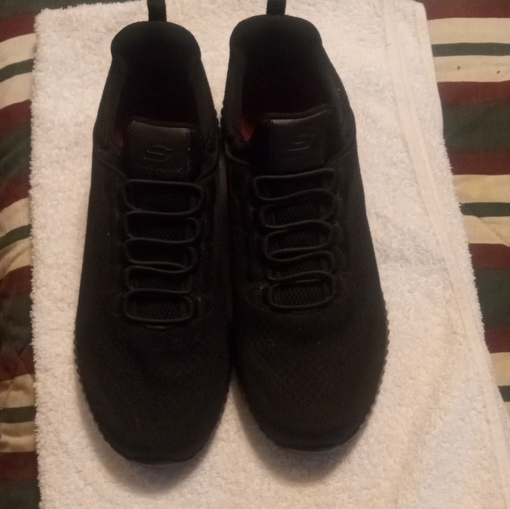 SKECHERS Slip Resistant Air-Cooled Memory Foam Wide Fit Shoes, Black