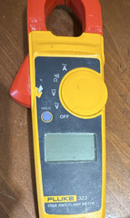 Fluke 323 True RMS Clamp Meter CAT III 400A 600V Digital w/ Test Leads
