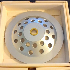 Flaring Cup Metal Grinding Wheel, Segmented Rim, Arbor Hole, Silver