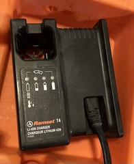RAMSET T4 NAIL GUN KIT, GAS TOOL, CORDLESS, 2 BATTERIES, CASE AND CHARGER