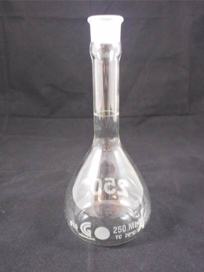 CHEMGLASS Glass Heavy Duty TC 250mL ± 0.20mL Volumetric Flask Stopper Size #19