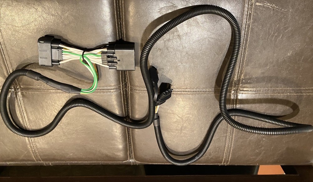 Curt 56172 Multi-Color T-Connector