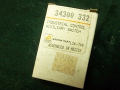 NEW ARROW HART Industrial Control Auxiliary Switch 34300-332 ~ Aisle L