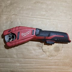 Milwaukee M12 2471-20 Cordless Copper Tubing Cutter works Read Desc