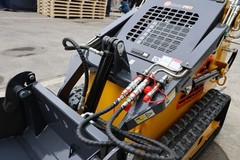 Mini Skid Steer Loader 24HP 4-in-1 Bucket 3-Stage Pump Hydraulic System Pick Up
