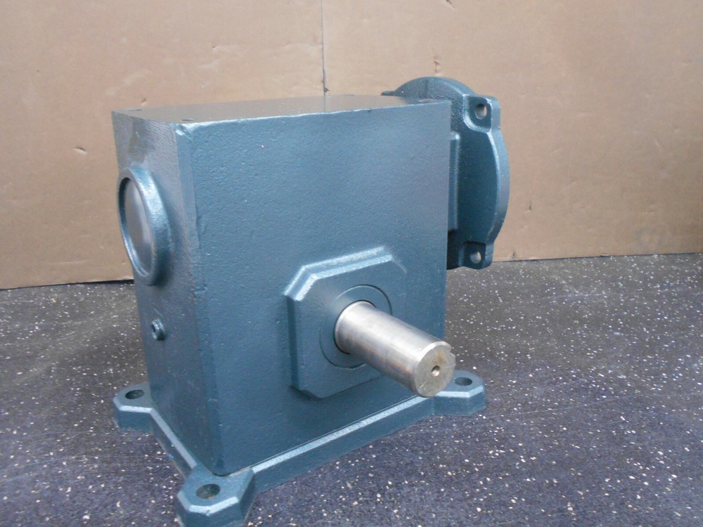 GROVE GOLD REDUCER TMQ26-2 40:1 RATIO 1.35 HP 1750 RPM 1.25″ SHAFT OD