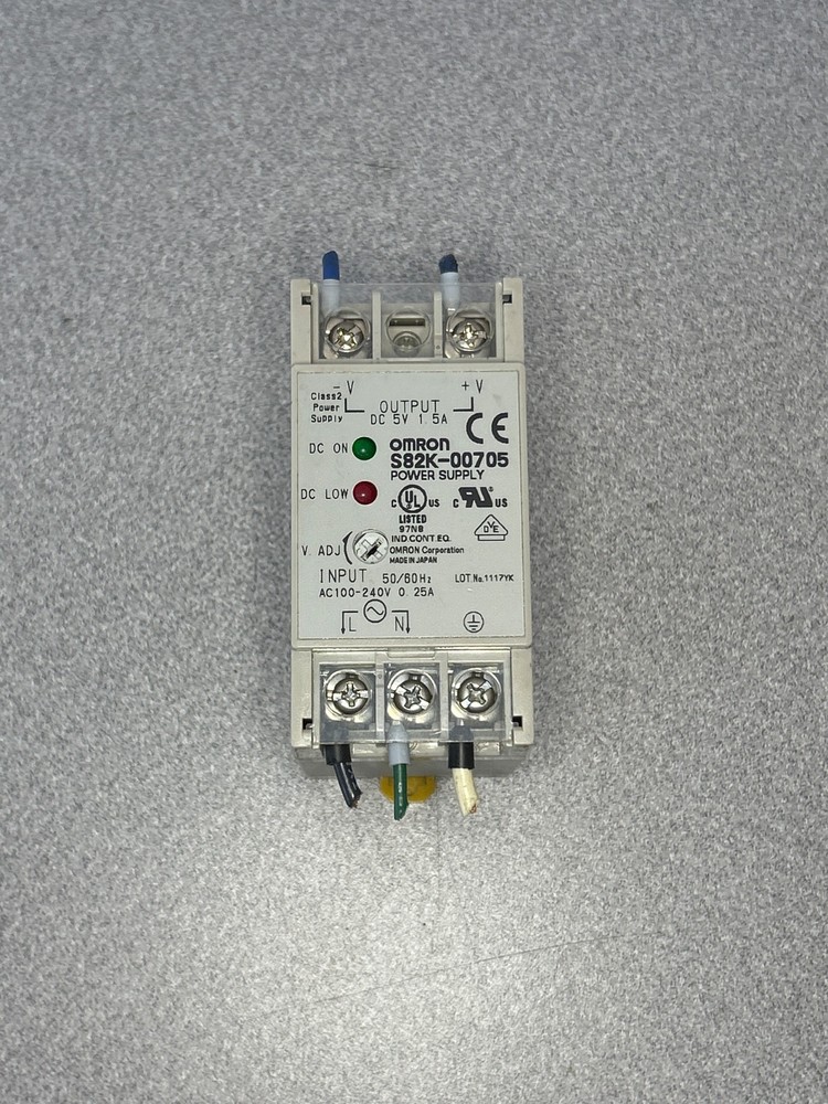 Omron S82K-00705 Output 5VDC 1.5A Input 100-240VAC 0.25A Switching Power Supply