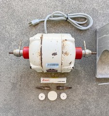 Handler Red Wing Lathe 26A with Splash Hood, Lathe Chucks, & Felt Wheels