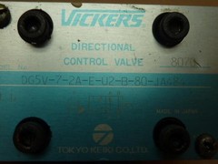 VICKERS Directional Control Valve DG5V72AEU2B80JA484 Used #34068