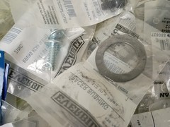 Everbilt Hardware Bulk Lot Seals Screws Clips Pins Bolts Roughly 11 Pounds