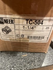 NEW Neer TC-504 1-1/4” EMT Setscrew Connector Qty In Box-25