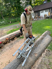 Portable Chainsaw mill 24 Inches Planking Milling Bar Size 14 Inches to 24 Inche