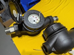 Stenner Carlon JLP1500-1PPG 1.5″ Water Meter Lot of 2, New w/ Pulse Sensors