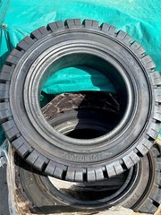 Solideal RES 550 Magnum Non Marking SOLID Rubber Forklift Tire 7.00-15/5.50