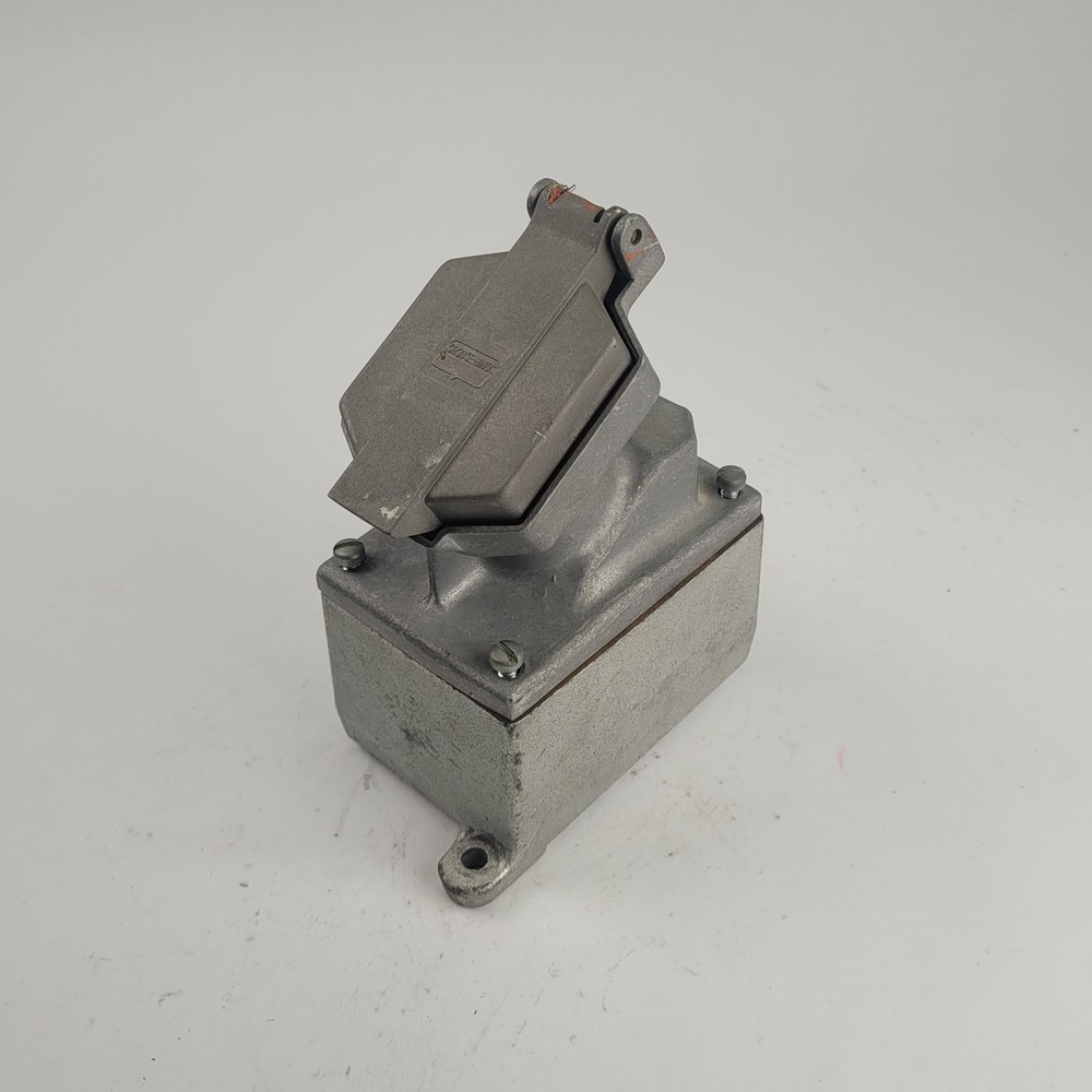Crouse Hinds ENR11201 Hazardous Location Receptacle – USED