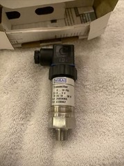 WIKA 4330862 Pressure Transmitter 0-30 Psi, 0-5V, DC10-30V *NEW*