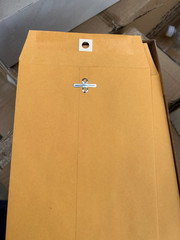 Clasp Envelopes #55 6″ x 9″ 100ct Universal Brown Kraft gummed UNV35260