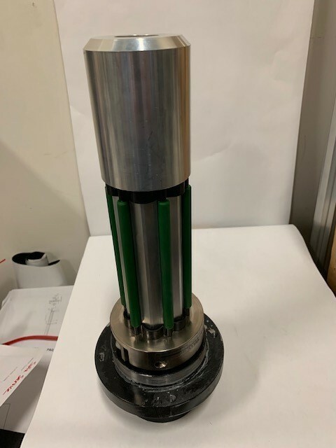 Double E Company  LC-1000 Latching Roller Core Chuck