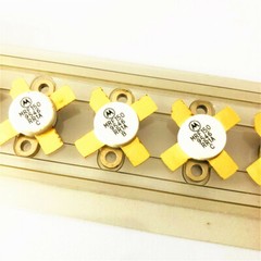 MRF150 RF Power Field-Effect Transistor 150 W to 150 MHz