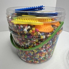 Pet Pals Activity Bucket Fuse Bead Craft Kit 8500 Pieces Imaginative Play
