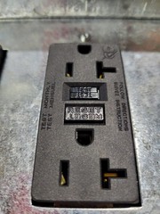 Eaton CHU7N7N5GS Power Outlet Panel Surface Mount 125A 120/240VAC 1PH 3W Type 1