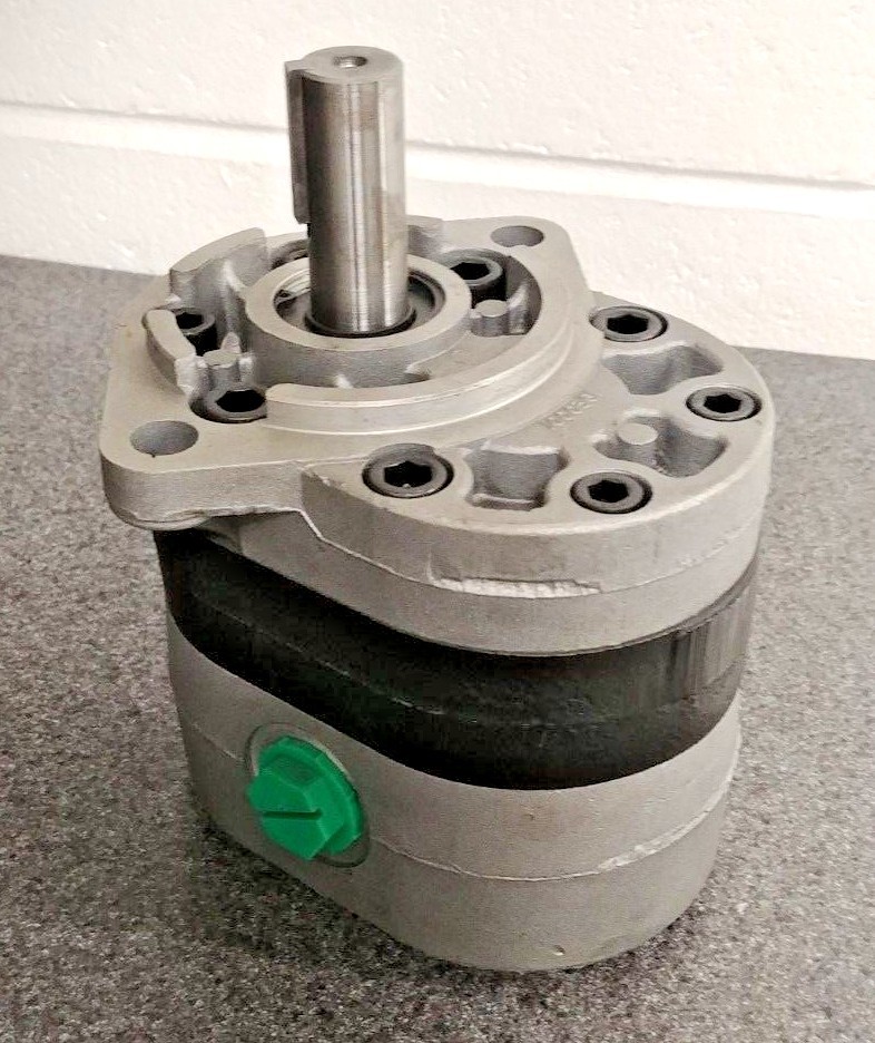 WEBSTER YCP SERIES HYDRAULIC MOTOR 163Y1225 M155YCP174801-28BAB – NEW