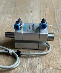 FESTO ADN-16-10-I-P-A COMPACT AIR CYLINDER 145PSI