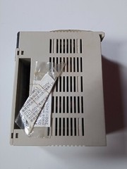 OMRON TYPE C200HW-PA204 POWER SUPPLY UNIT NEW