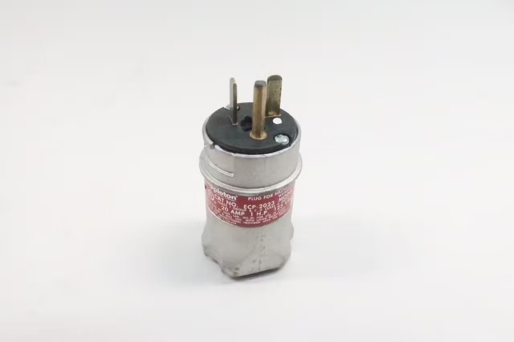 Appleton ECP2023 Plug 3p 2w 20a Amp 125v-ac