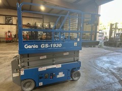 2014 GENIE GS-1930 ELECTRIC SCISSOR LIFT NARROW WIDTH VERTICAL GENIE MANLIFT