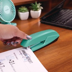 Swingline Stapler, 20 Sheet Capacity, 545 Desktop Stapler, Spring Green (S705…