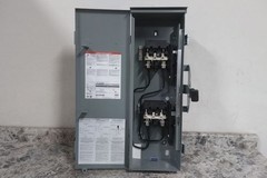 Square D DTU223RB 240VAC 100 A Single Phase Heavy Duty Non-Fusible Safety Switch