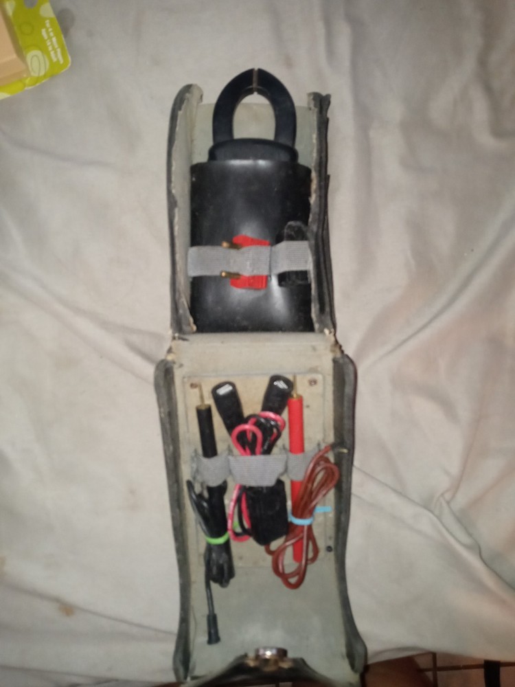 Whitworth AC Clamp Ammeter 0-300A 50-60Hz w/ Case & Test Leads