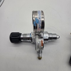 Specialty Gas 2 Gauge Two Stage High Purity Gas Regulator 3000PSI Max Lot Of 2