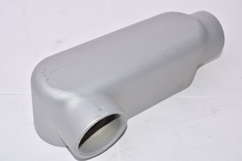Appleton, Unilet, 2”, LL Form, 35 Conduit, 68 CU. IN. 2-5/8” OD, 2-1/4”, #470