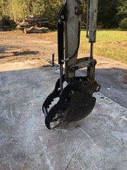 Takeuchi TB135 TB035 Pin On Hydraulic Thumb Clamp Grapple Kit