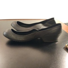 TINGLEY WOMEN’S STRETCH RUBBER SANDALS OVER SHOES SIZE medium BLACK NEW VTG