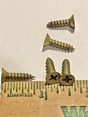 3/4 x 9 Phillips Flat-Head Satin Brass Plated Wood Screws, Stanley, ( 25 )