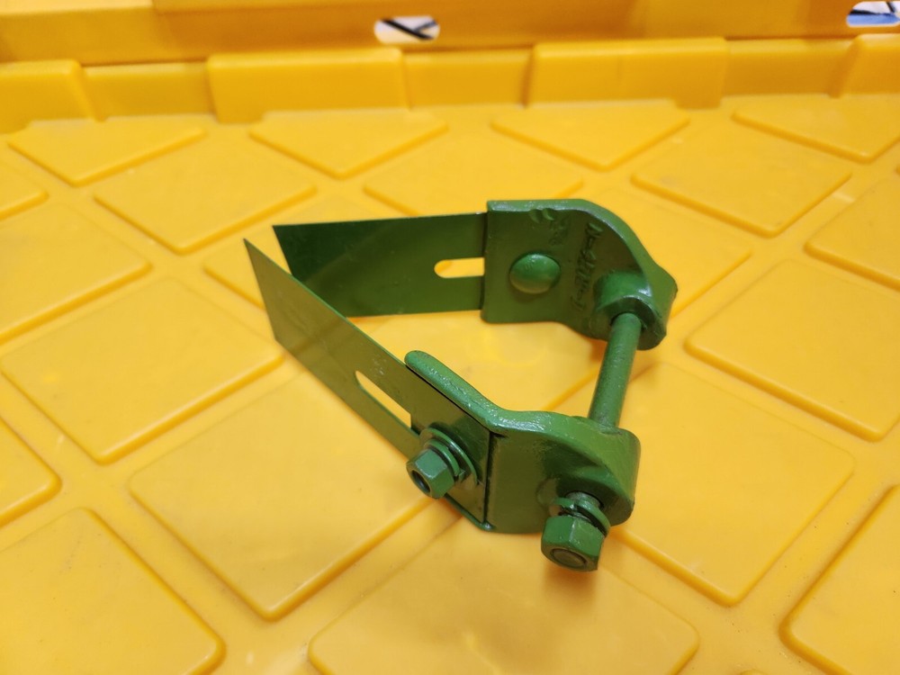 John Deere 71 flex planter external double disc scraper