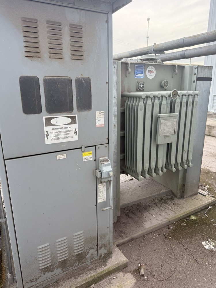 GE 750 kVA Pad Mount Transformer 12470V to 575Y/332V 3 Phase Oil Filled