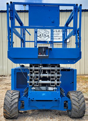 GENIE GS-3369RT 4 WHEEL DRIVE DIESEL POWERED SCISSOR LIFT ROUGH TERRAIN SCISSOR