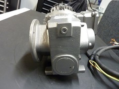 NORD GEAR BOX SK02040AFBH-90SP/4CUS TW 10.20:1 REDUCER w/ SK90SP/4 Motor (31386)