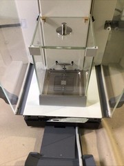 Mettler Toledo XPE56 Analytical Balance 52g Powers On. Missing Front Glass
