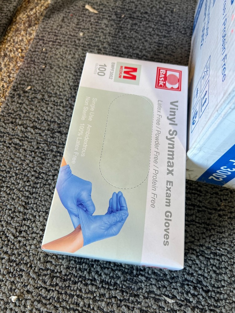 10 Boxes of 100 – BASIC 4 Mil Synmax Vinyl Exam Gloves MEDIUM BMPF 3002