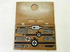 British Standard Whitworth 1/4″ To 1/2” 14 Pcs Tap And Die Set Kit In Wooden Box