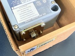 Allen-Bradley 836T-T250J Vacuum Pressure Control 836T NEMA 4 IP66