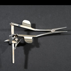Codman 61-1004 Vertebra Spreader #1 Ratchet 5 in 19 mm Surgical Instrument