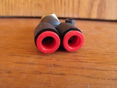 SMC Push-to-Connect Swivel WYE Y FITTING 5/16″ OD tubing x 1/4″MPT (W-76)